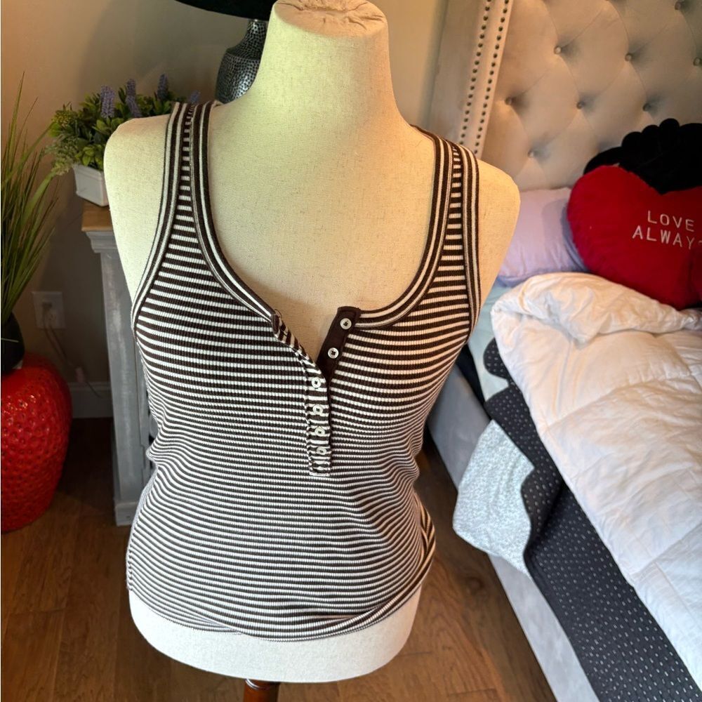 American Eagle “ Tuck it in” Henley Brown and White Women's Tank Top NWOT